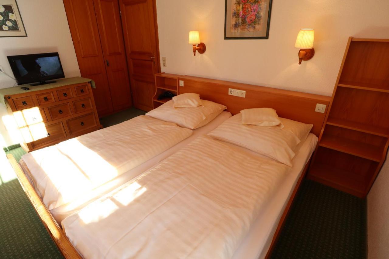 Hoehenpension Glashuette Bed&Breakfast Fruehstueckspension Hotel Garni Bonndorf im Schwarzwald Exterior photo